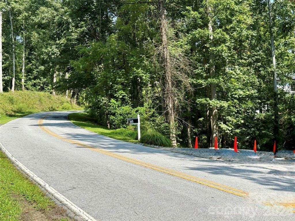 256 Burge Mountain Rd., Hendersonville, NC 28792