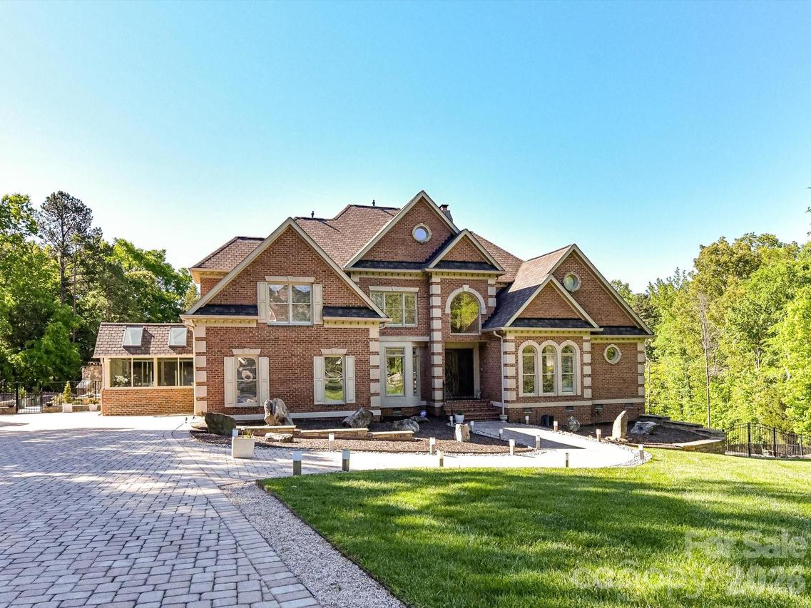 2723 Providence Pine Ln., Charlotte, NC 28270