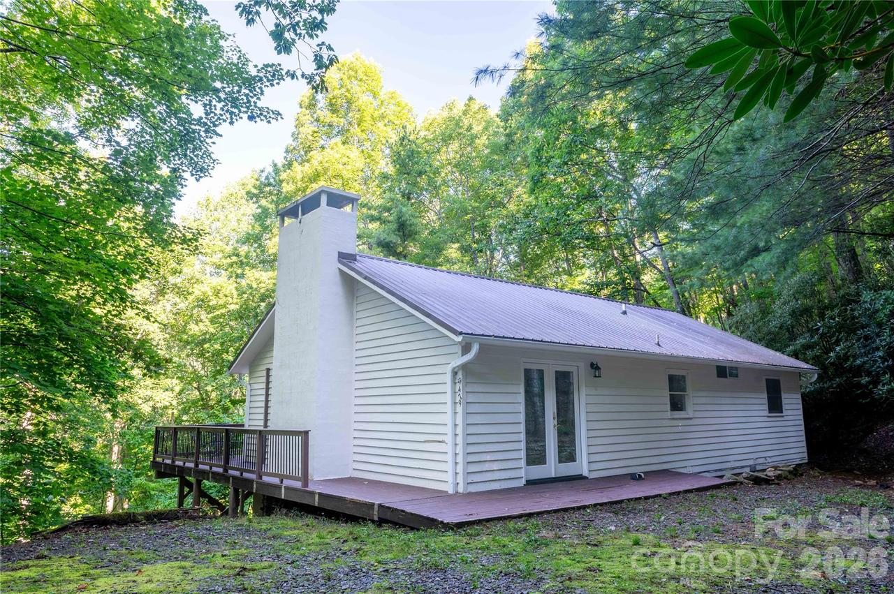 479 Big Ridge Rd., Burnsville, NC 28714