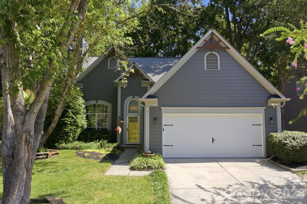 8927 Raven Park Dr., Charlotte, NC 28216