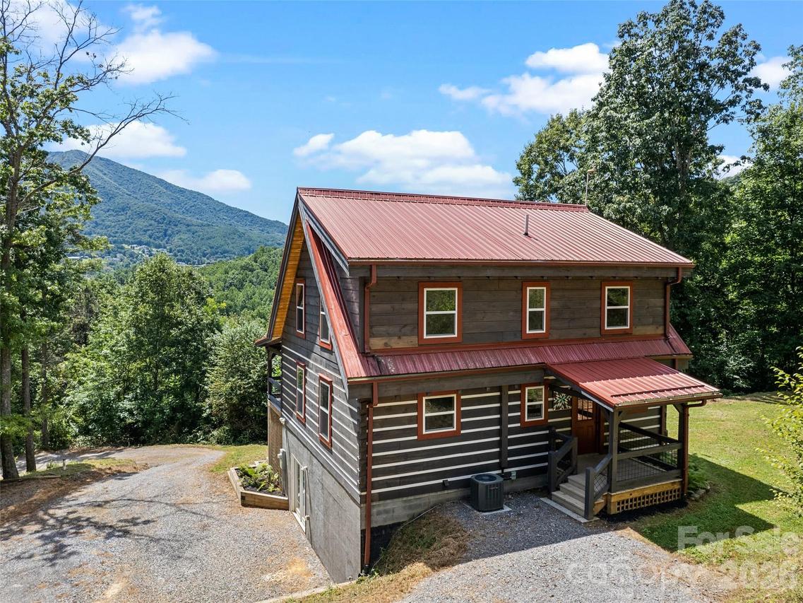 785 Orion Davis Rd., Waynesville, NC 28786
