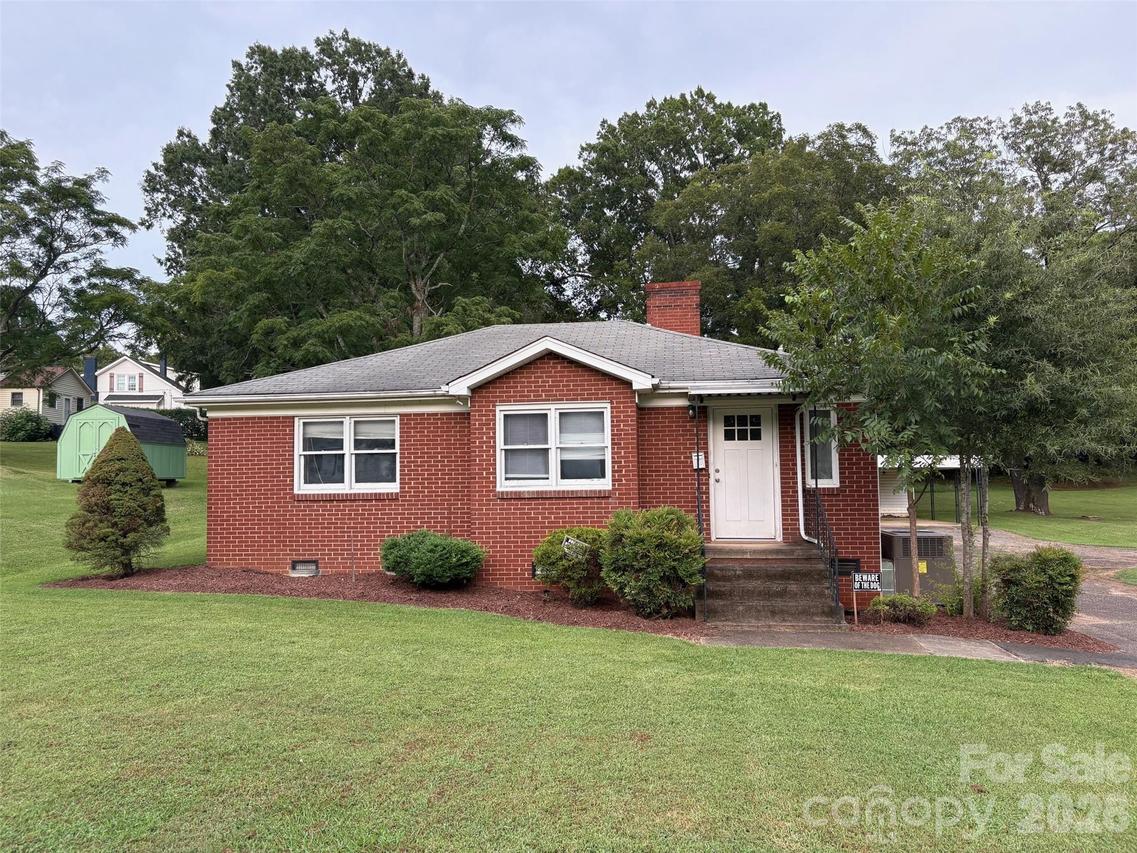 316 E Statesville Ave., Mooresville, NC 28115