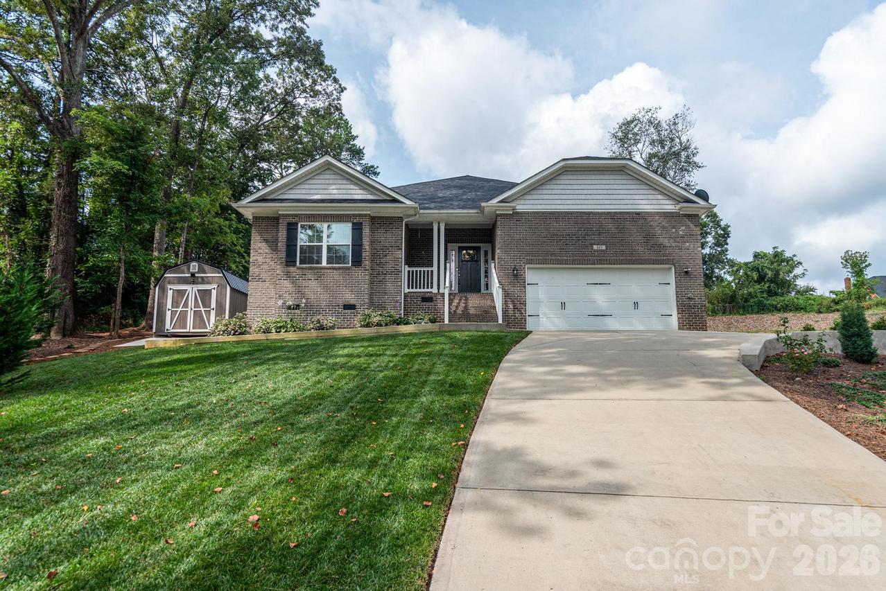 203 Macon Dr., Statesville, NC 28625