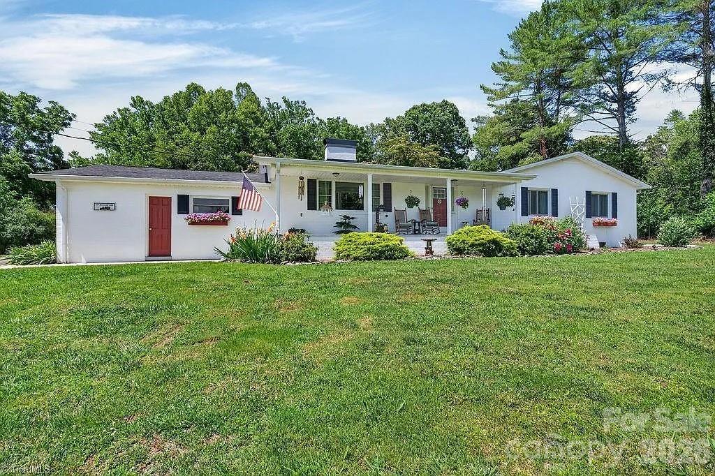 110 Dunwoody Ln., Mount Airy, NC 27030