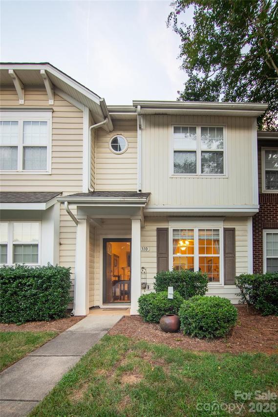 8310 Chaceview Ct., Charlotte, NC 28269