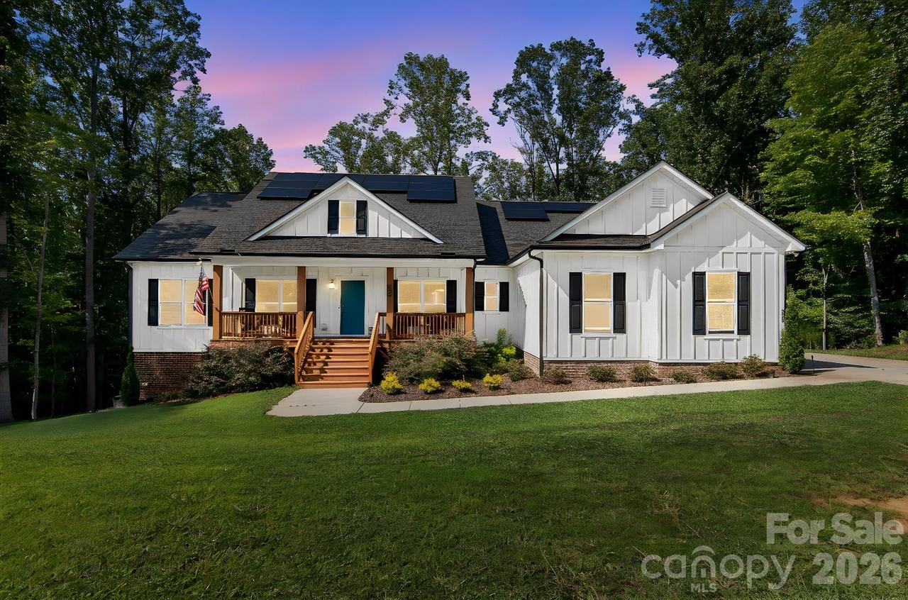 206 N Harbor Watch Dr., Statesville, NC 28677