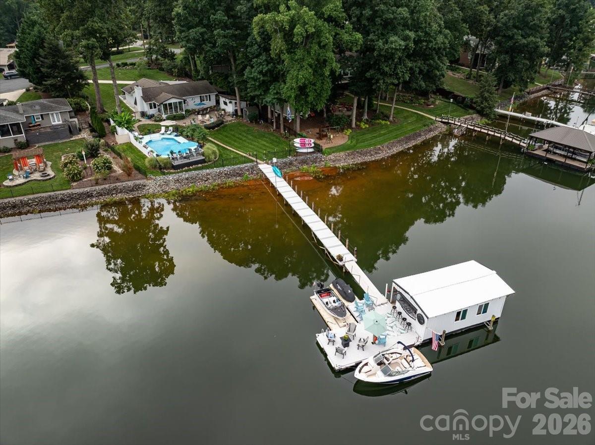 3259 Miners Cove Ct., Denver, NC 28037
