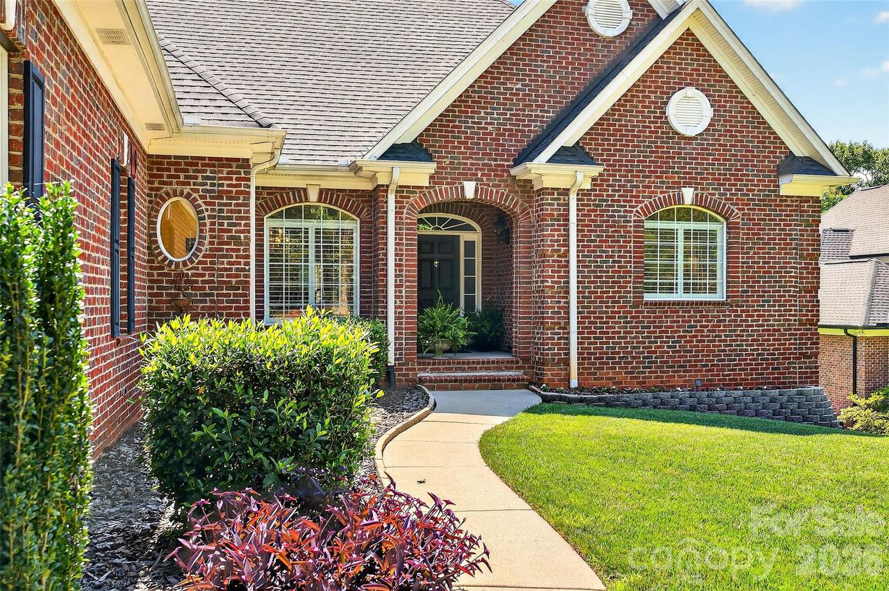3574 Live Oaks Ave., Terrell, NC 28682