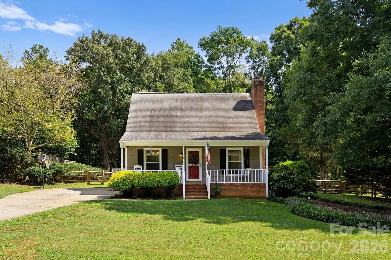517 Forest Ln., Belmont, NC 28012