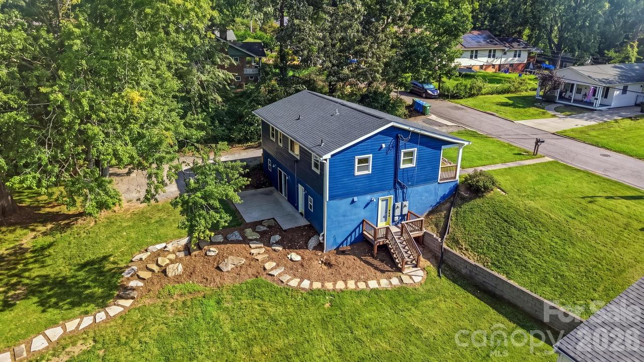 77 Trotter Pl., Asheville, NC 28806