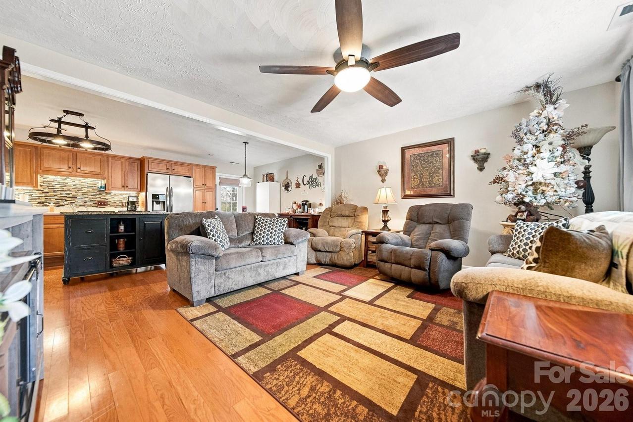 803 Whetstone Pl., Conover, NC 28613