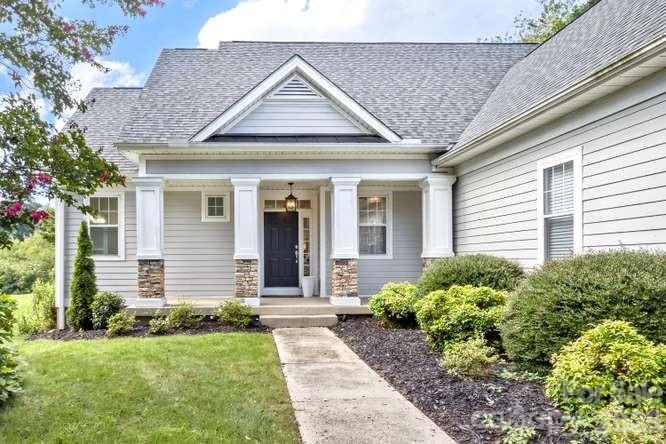 634 Vista Falls Rd., Mills River, NC 28759