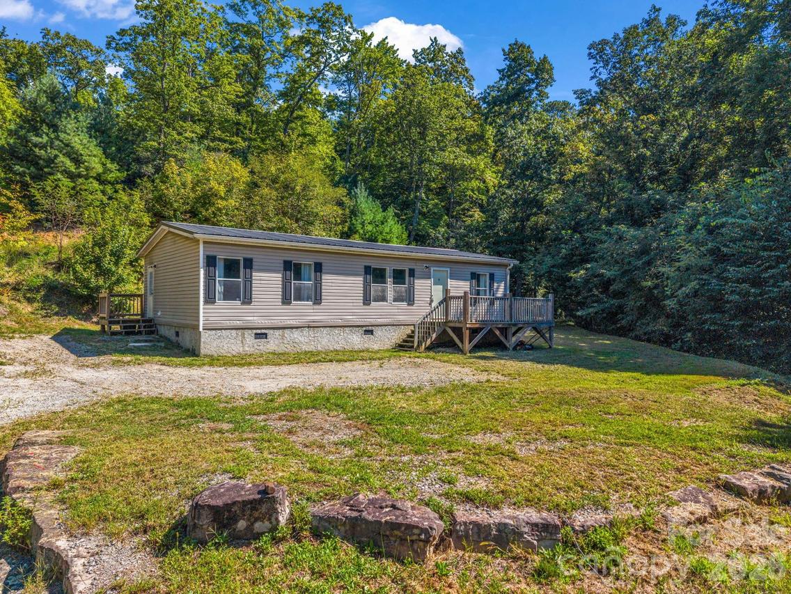557 Sutton Mountain Ridge, Pisgah Forest, NC 28768