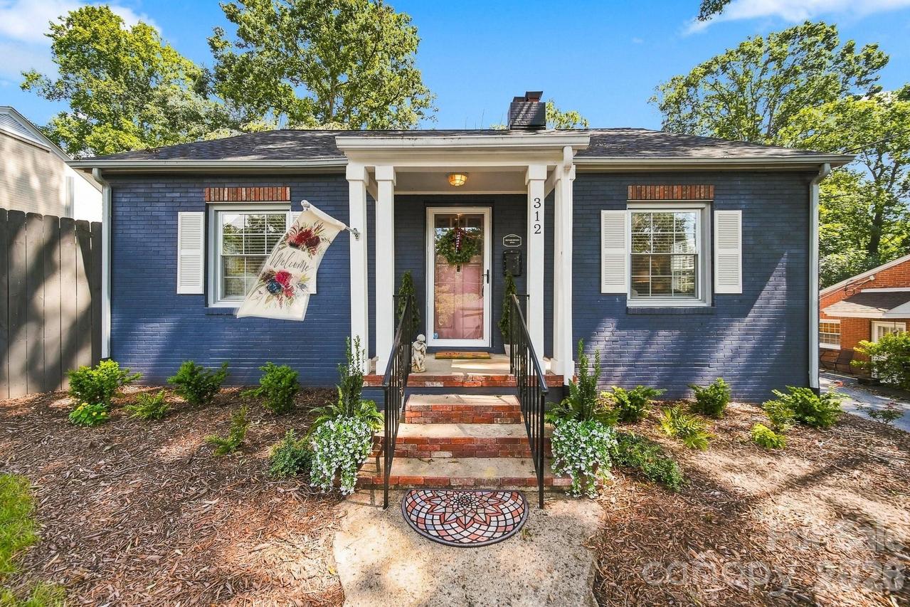 312 Sharon Ave., Lenoir, NC 28645