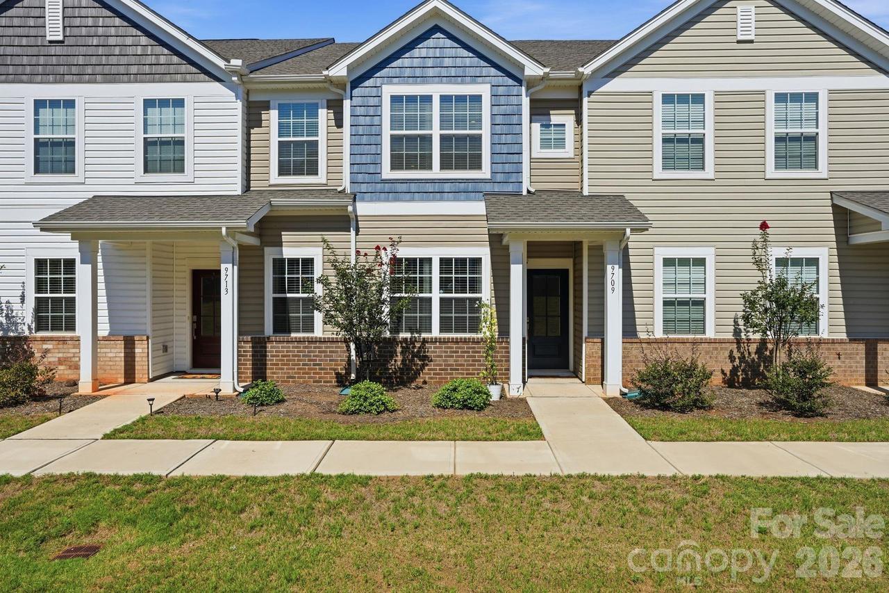 9709 Inkberry Dr., Gastonia, NC 28056