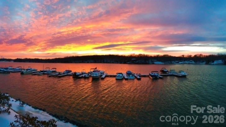 9816 Emerald Point Dr. #5, Charlotte, NC 28278