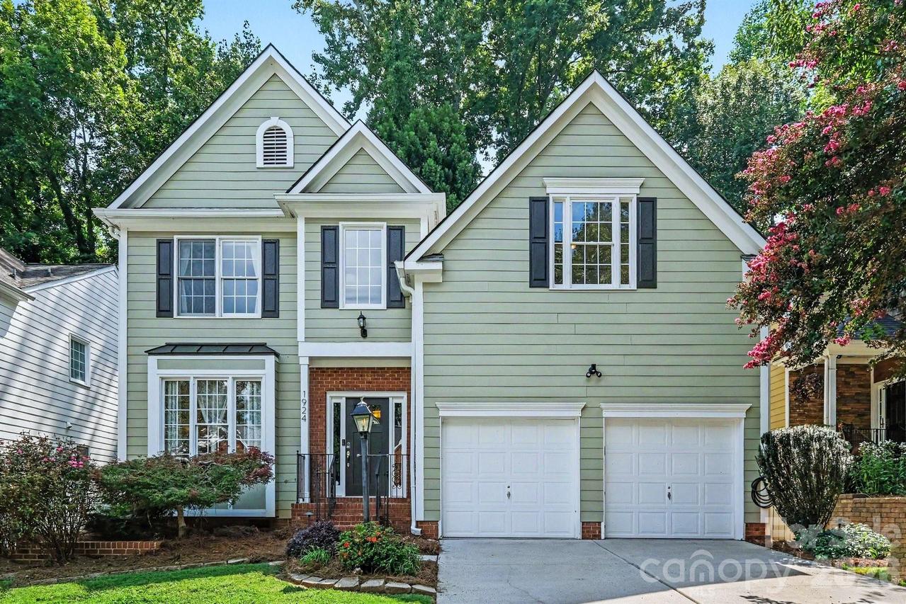 1924 Dearmon Dr., Charlotte, NC 28205