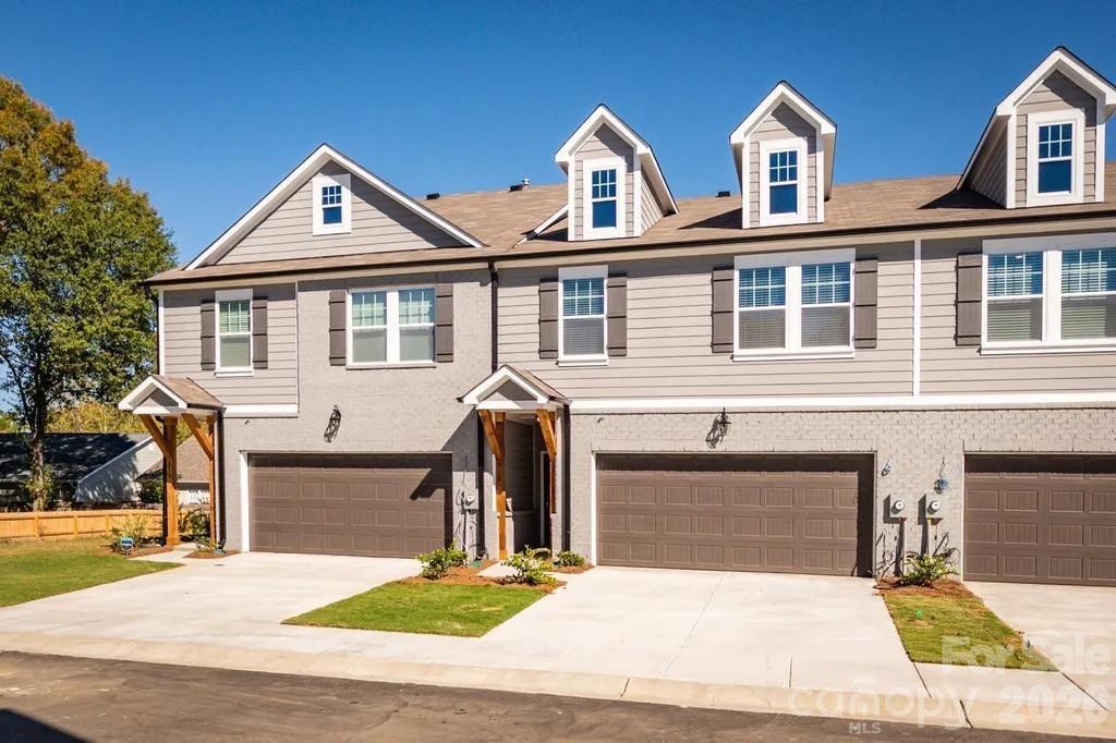 312 Cannamela Dr., Pineville, NC 28134