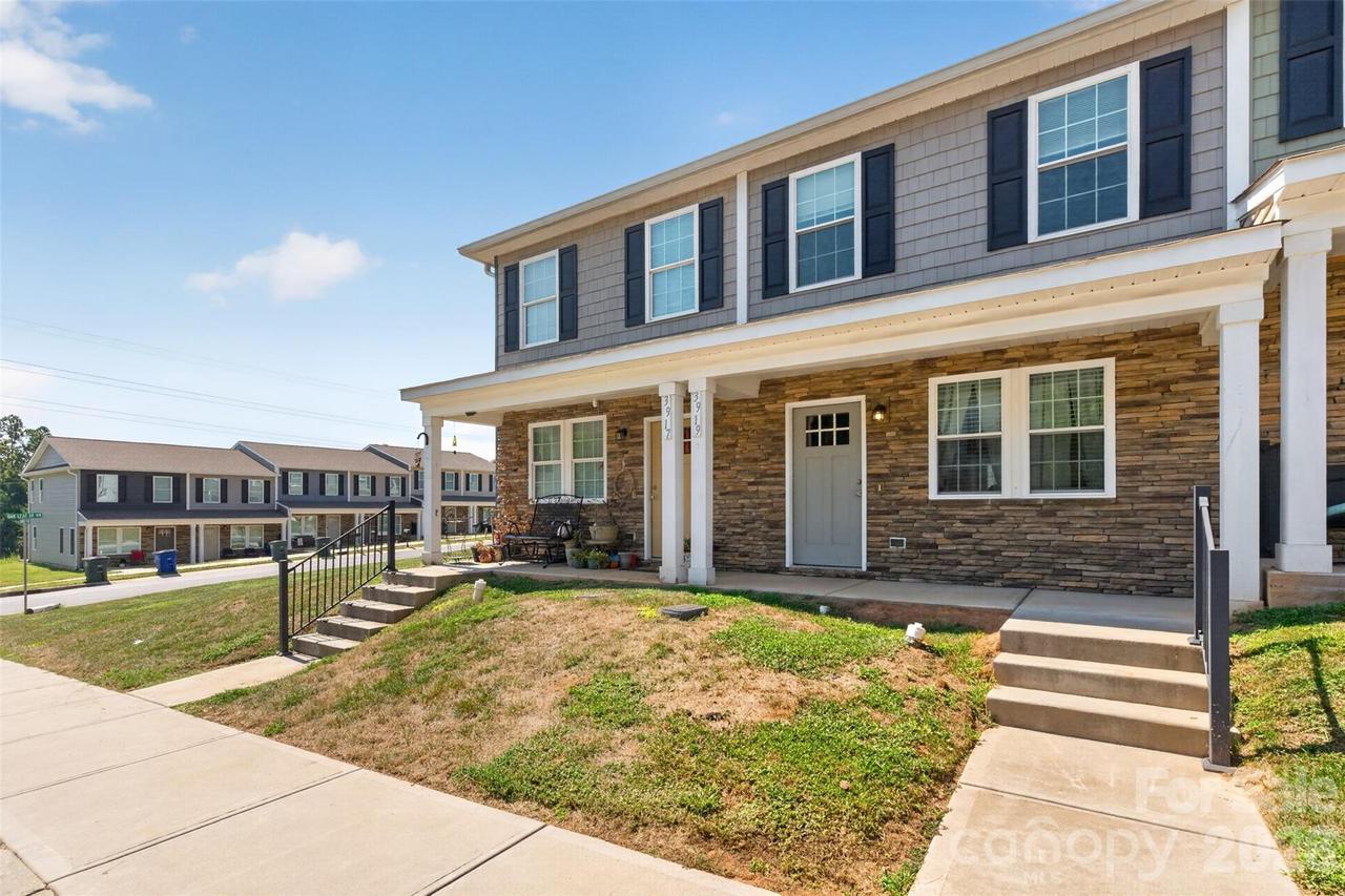 3919 Hemingway Dr., Hickory, NC 28601