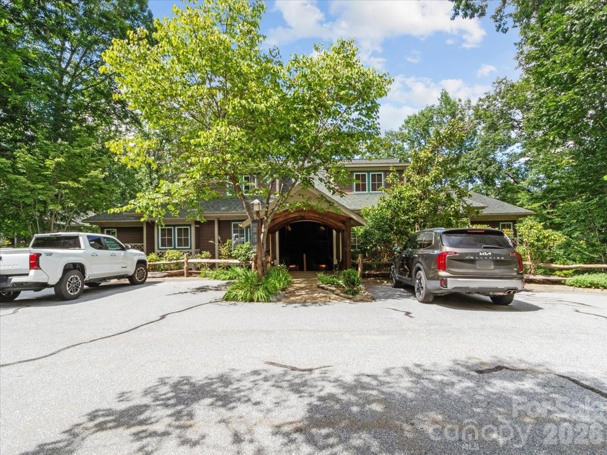 250 Creekside Way #C202, Burnsville, NC 28714