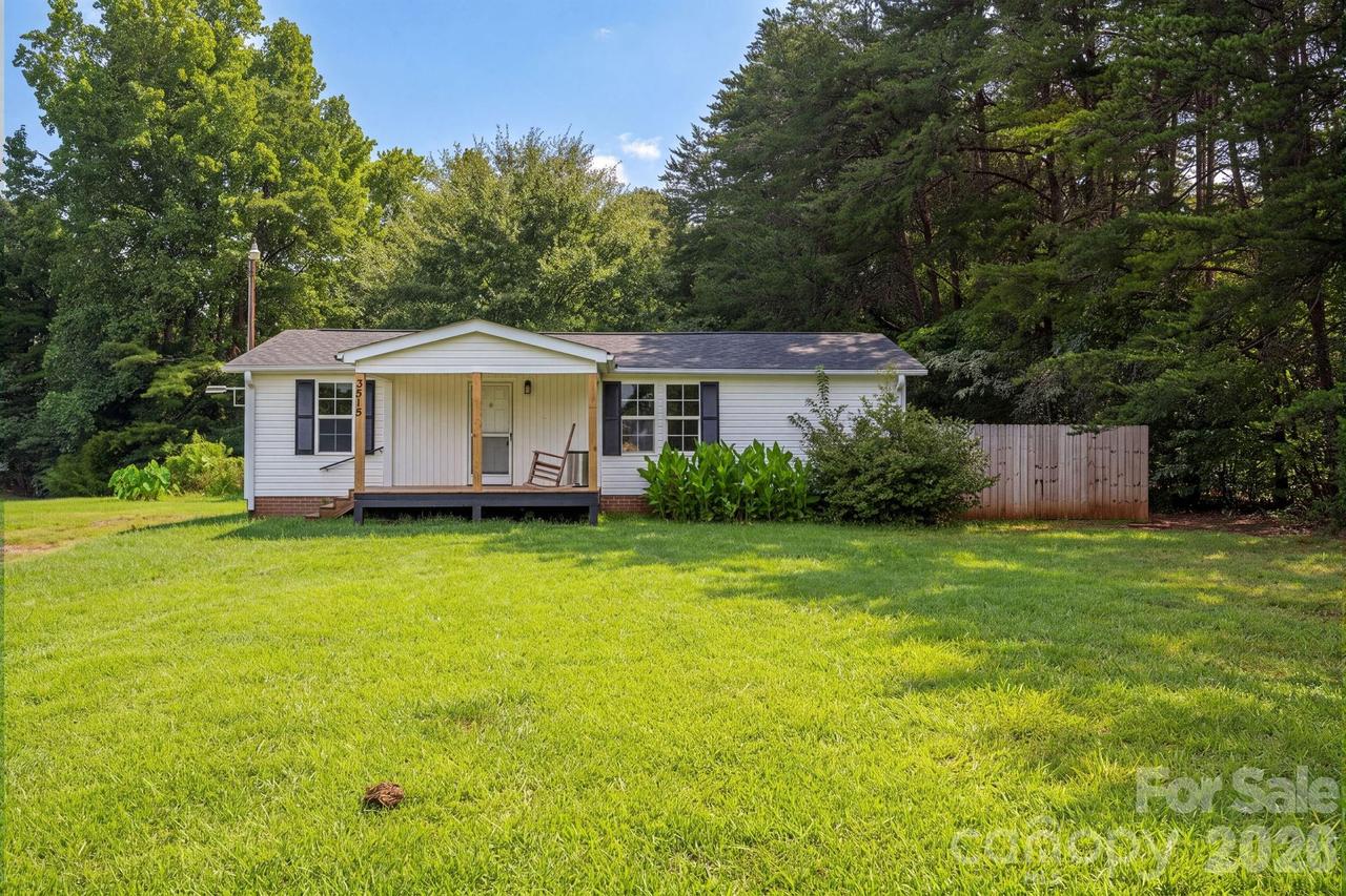 3515 Jeanette Dr., Iron Station, NC 28080