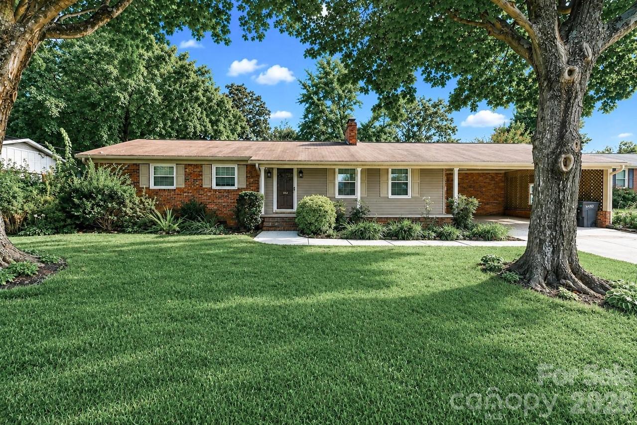 1412 Mount Vernon Ave., Statesville, NC 28677