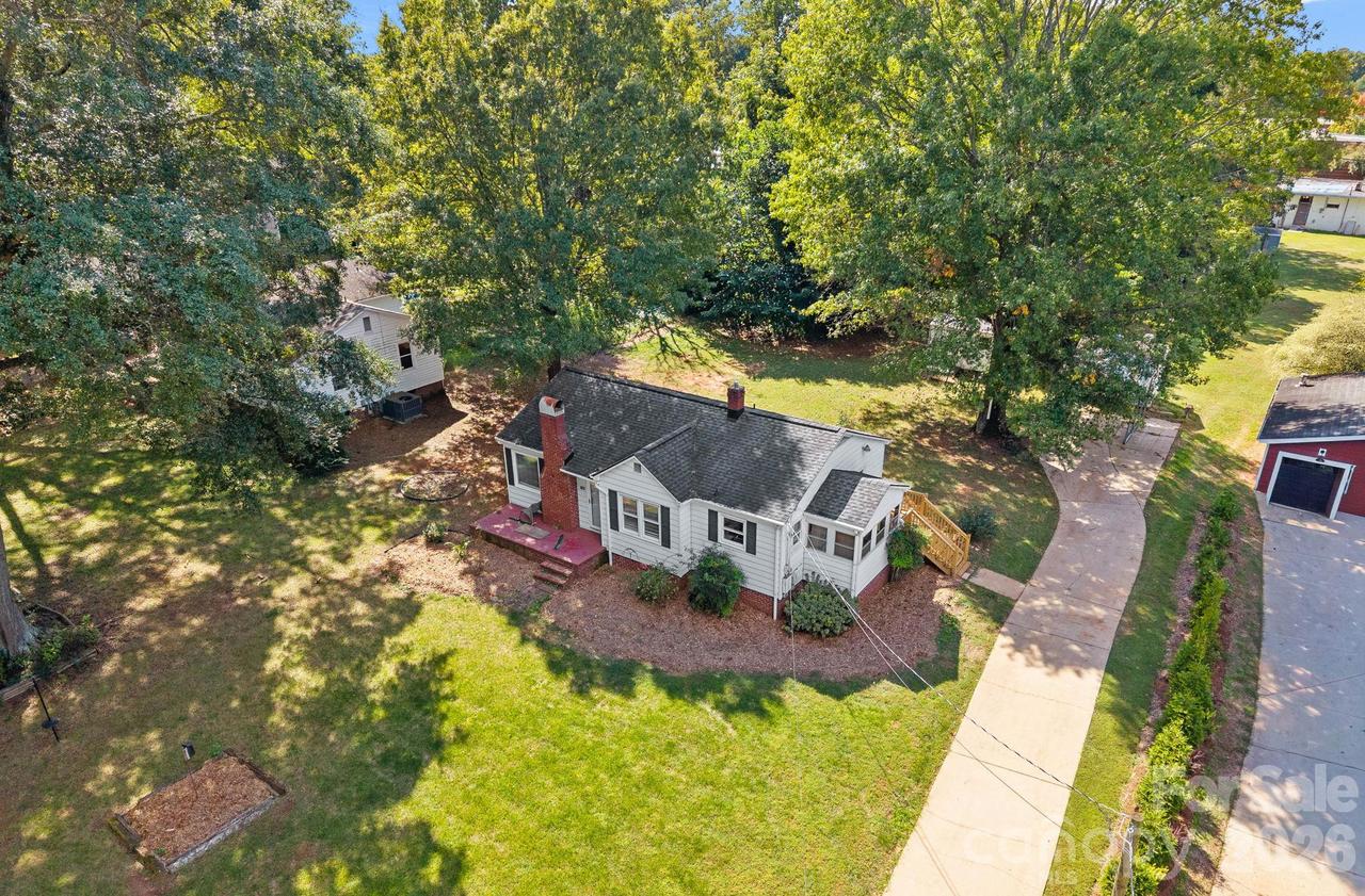 1127 Thompson Ave., Charlotte, NC 28216