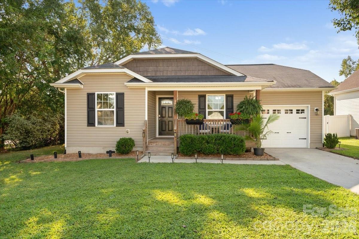 128 Mallory Tai Dr., Lincolnton, NC 28092