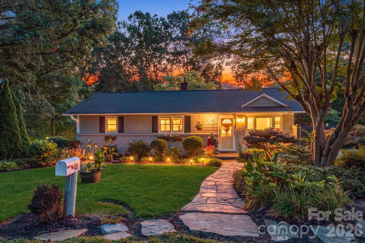 49 White Pine Dr., Asheville, NC 28805