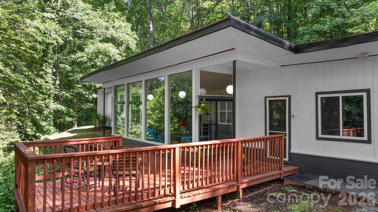 103 Riverwood Dr., Sylva, NC 28779