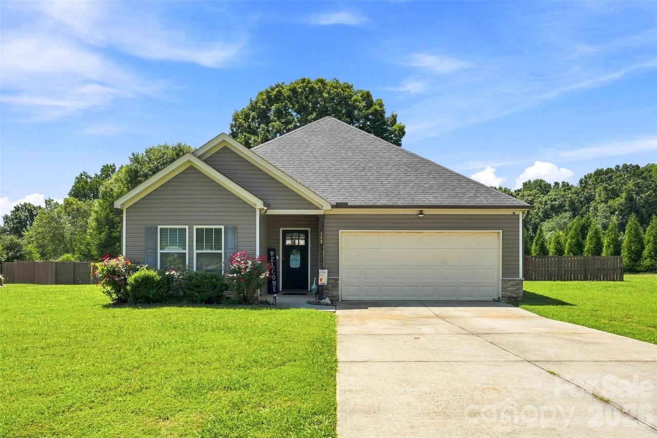 142 Donsdale Dr., Statesville, NC 28625