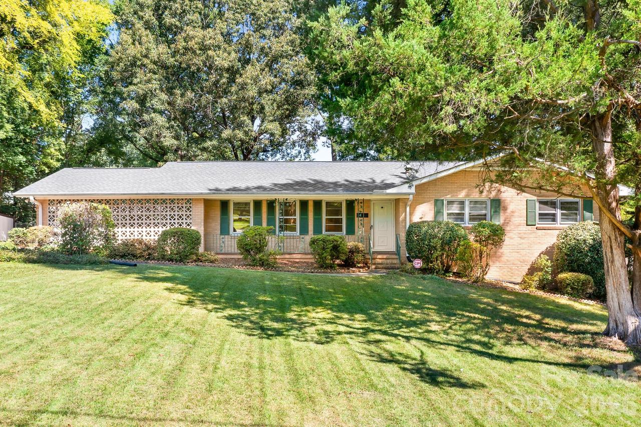 316 Hudson Dr., Harrisburg, NC 28075