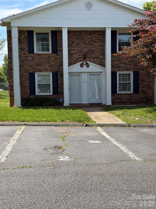 155 NW 17th St. #F1, Hickory, NC 28601
