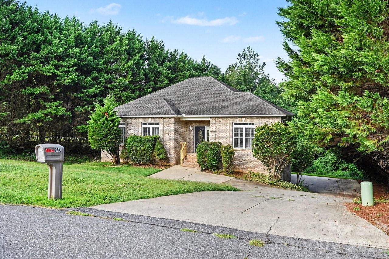 1703 Running Deer Dr., Conover, NC 28613