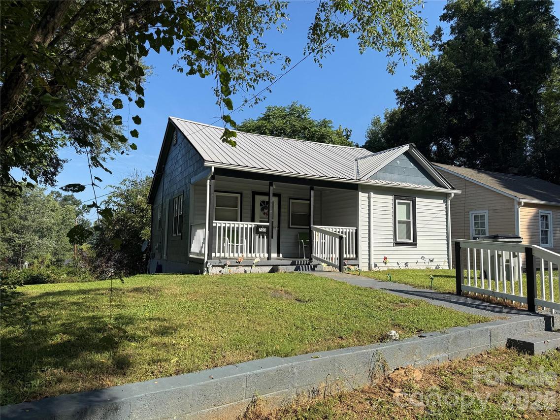 703 Stage St., Lenoir, NC 28645