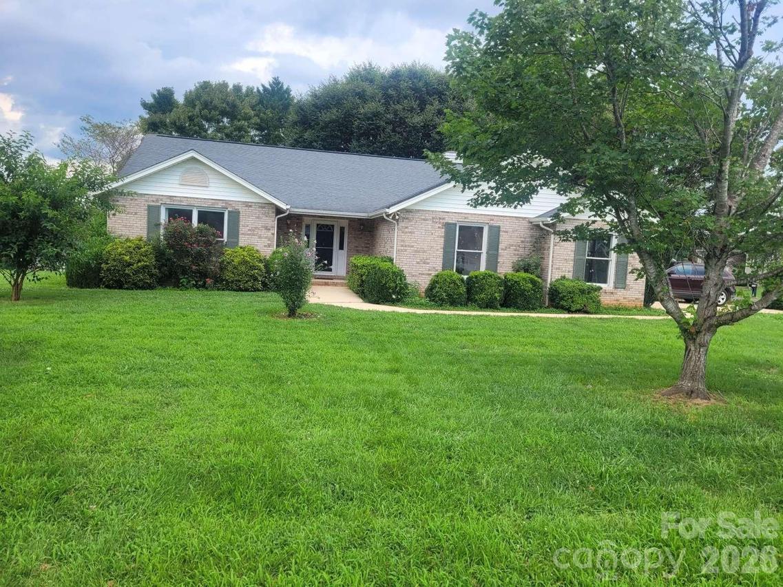 1275 Grady Ln., Hickory, NC 28602