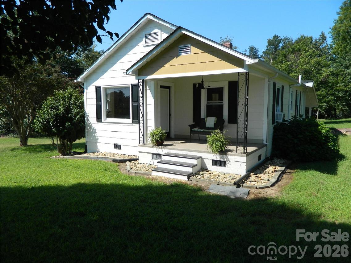 4441 Hickory Nut Ridge Rd., Hudson, NC 28638