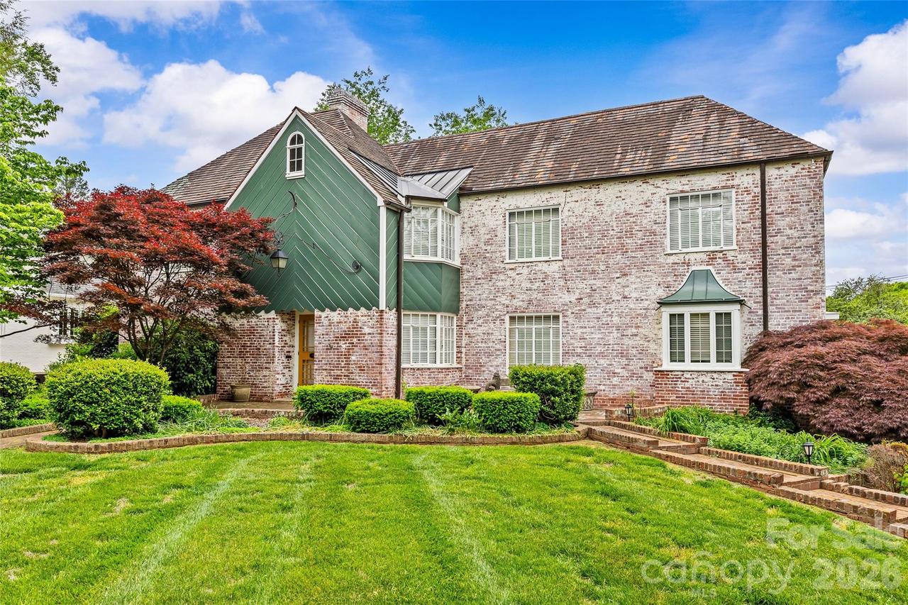 1858 Queens Rd., Charlotte, NC 28207
