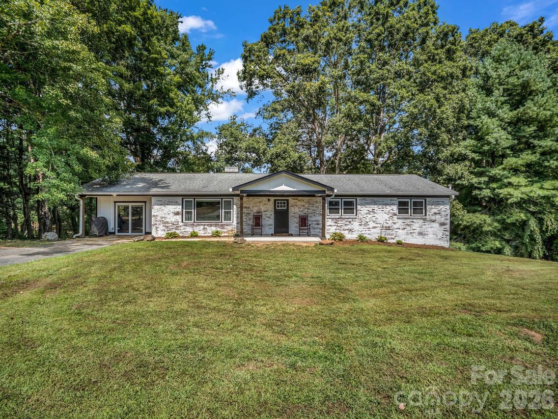 3208 Florida Dr., Hendersonville, NC 28792