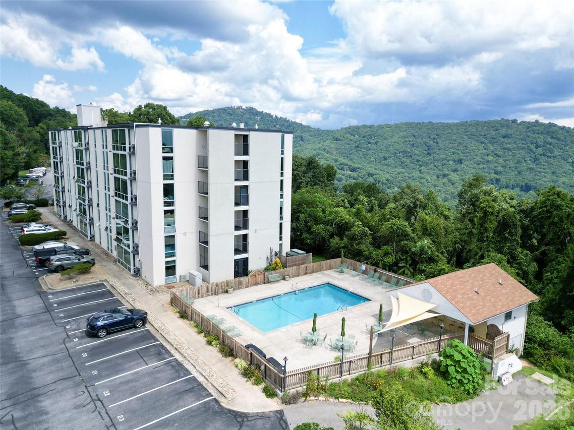 647 Town Mountain Rd. #211, Asheville, NC 28804