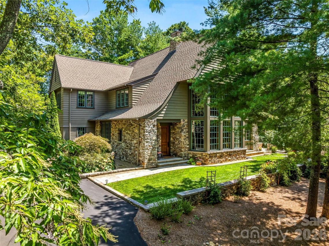 85 Chauncey Cir., Asheville, NC 28803