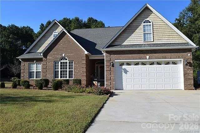 136 Gibralter Point Rd., Dallas, NC 28034