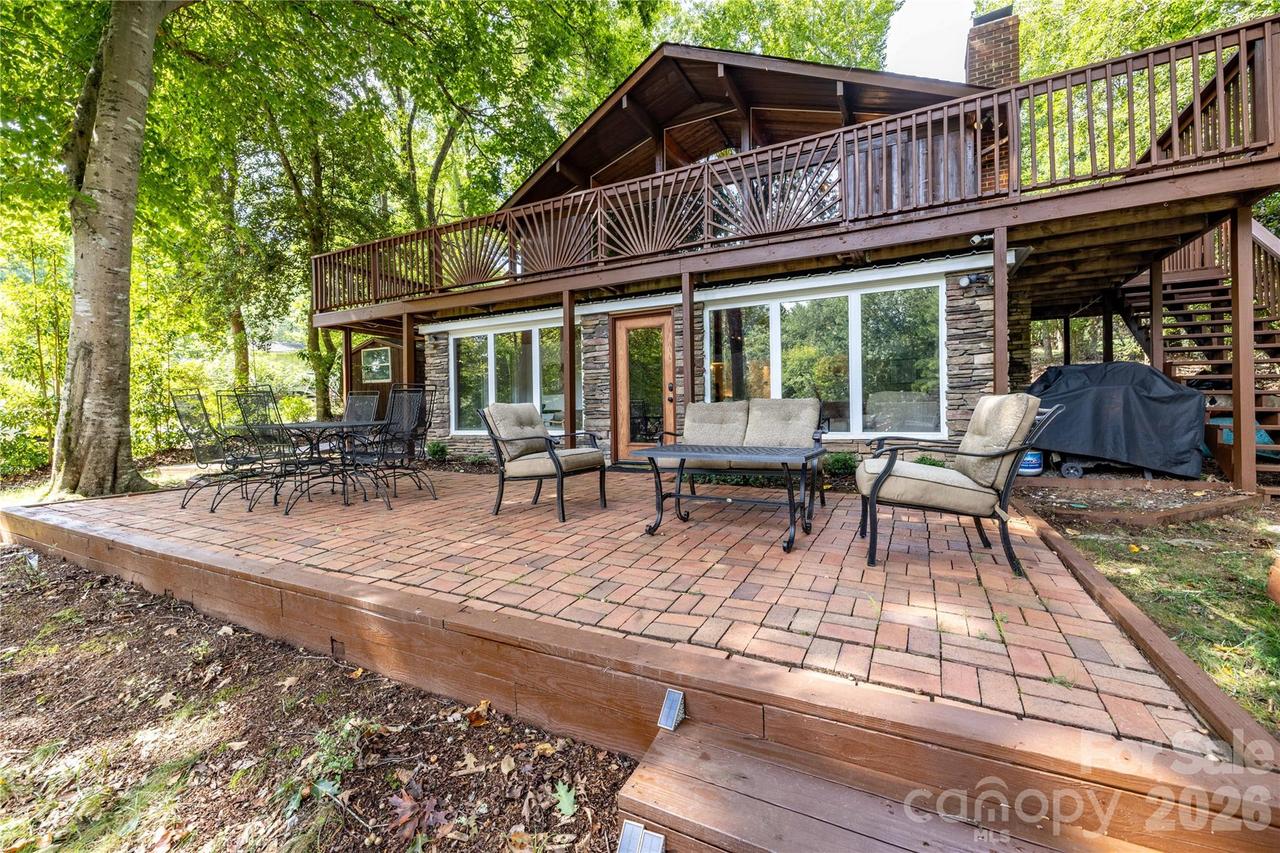 825 Emerald Shores Rd., Mount Gilead, NC 27306