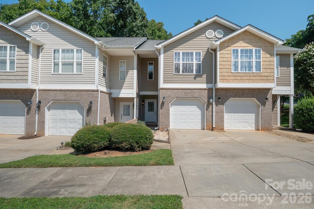 106 Sherman Oaks Ln., Mooresville, NC 28115