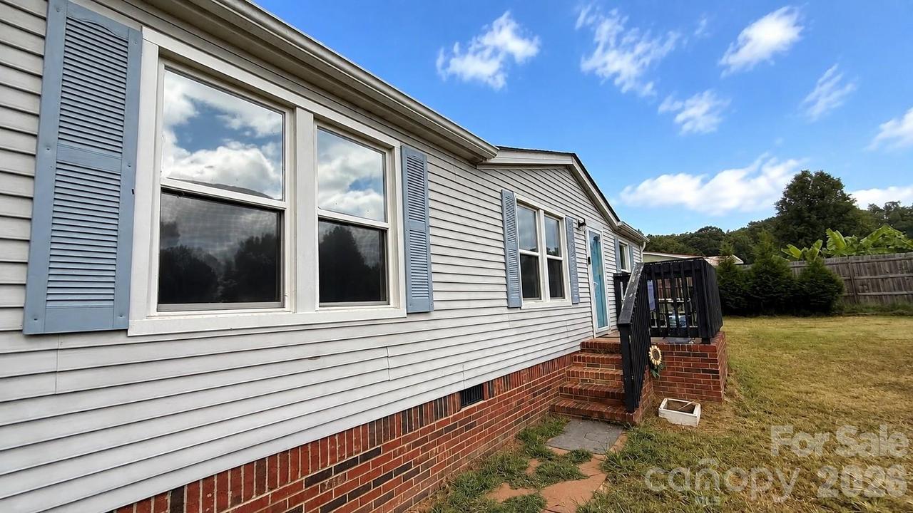 1868 Ellick Dr., Newton, NC 28658