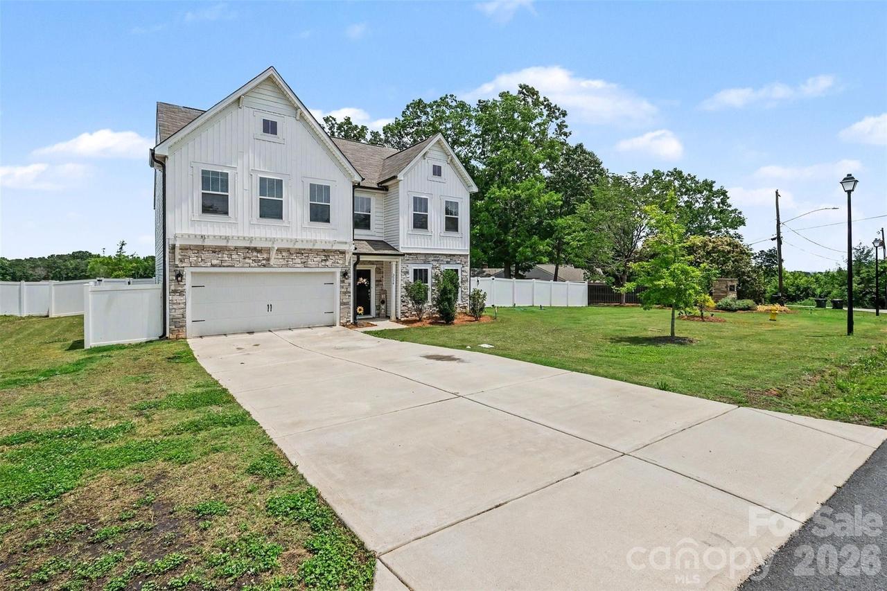 2334 Waverly Dr., Monroe, NC 28112