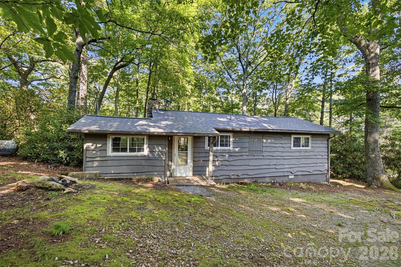 7036 Rhododendron Dr., Newland, NC 28657