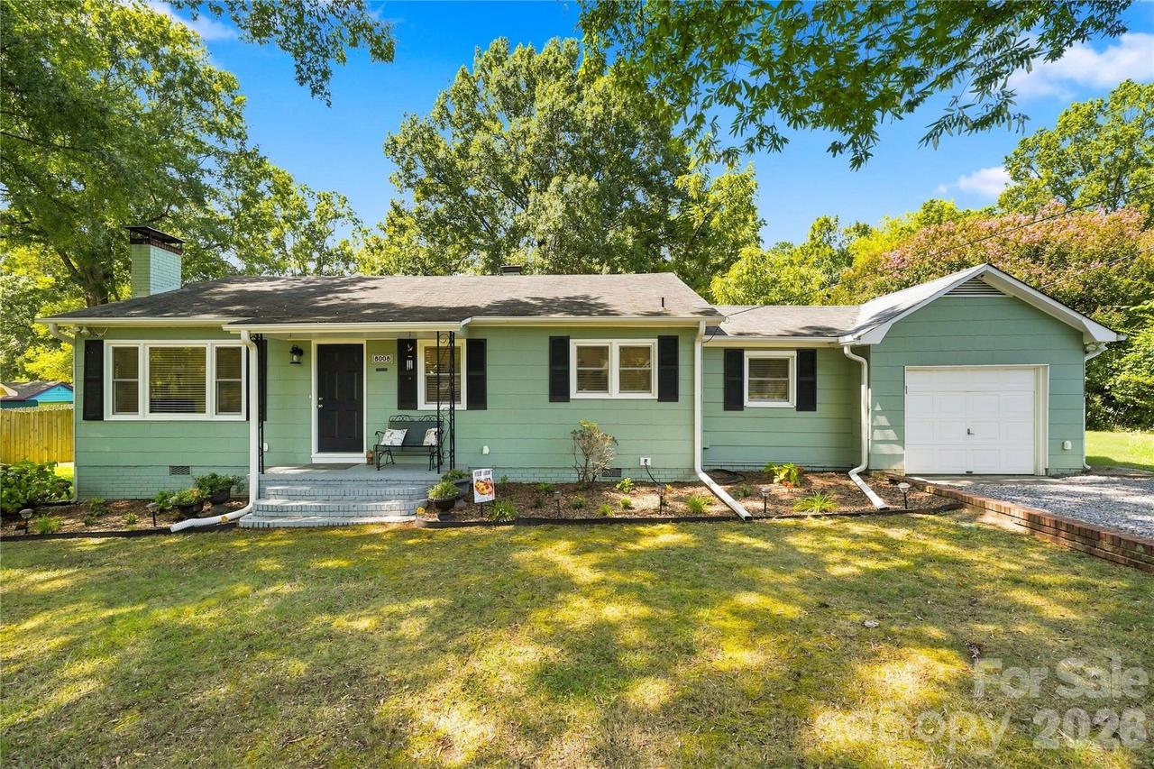 8008 Chapman St., Charlotte, NC 28216