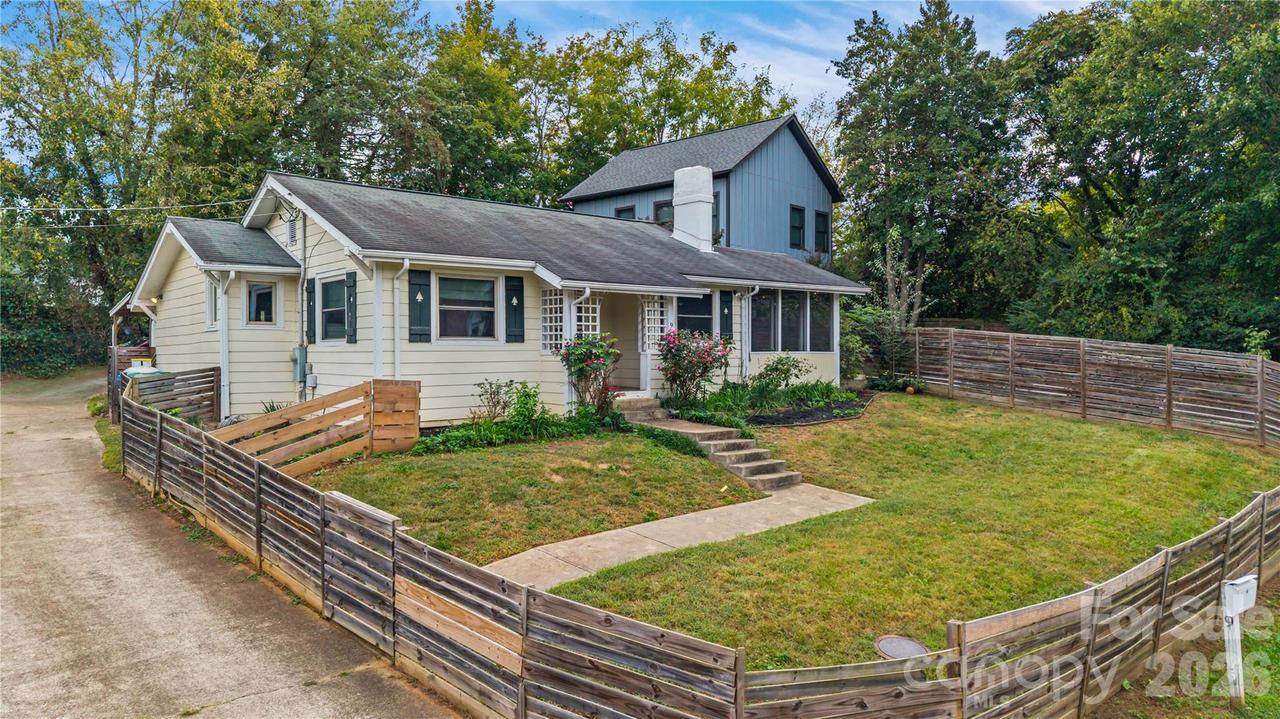 9 Oakley Rd., Asheville, NC 28803