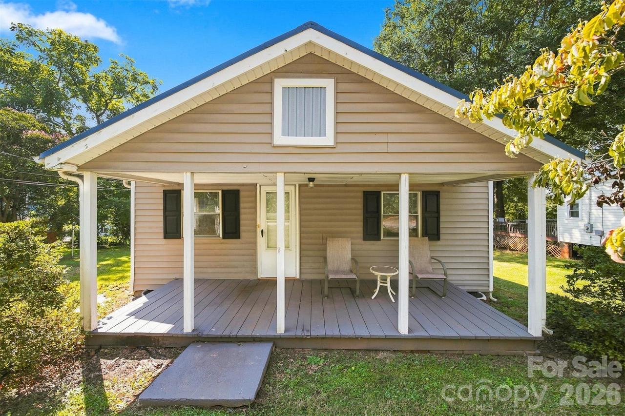 411 W 21st St., Newton, NC 28658